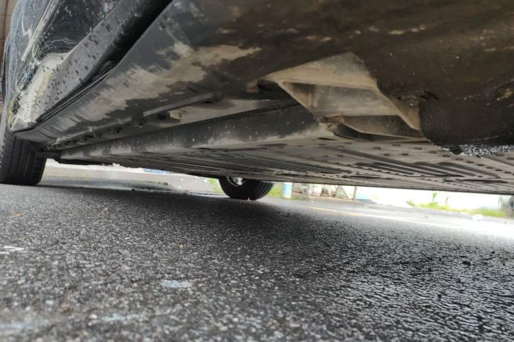 Used Ford Mustang Mach-E 2021 AION Y Plus Rear-Drive Luxury Edition (Long Range) Right Side Sill