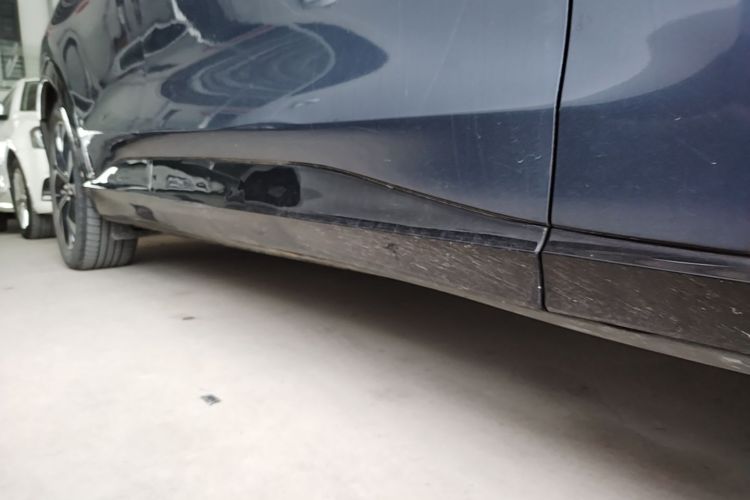 Used Ford Mustang Mach-E 2021 AION Y Plus Rear-Drive Luxury Edition (Long Range) Right Side Sill