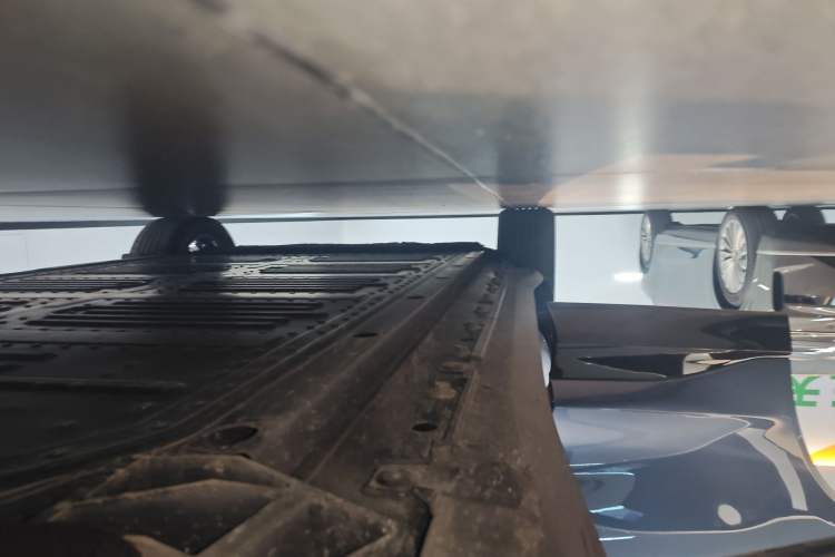 Used Ford Mustang Mach-E 2021 AION Y Plus Rear-Drive Luxury Edition (Long Range) Right Side Sill