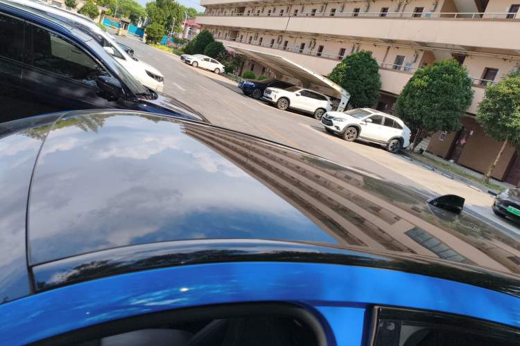 Used Ford Mustang Mach-E 2021 AION Y Plus Rear-Drive Luxury Edition (Long Range) Roof