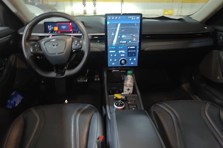 Used Ford Mustang Mach-E 2021 AION Y Plus Rear-Drive Luxury Edition (Long Range) Center Console