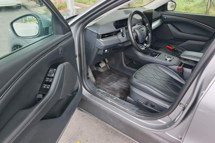 Used Ford Mustang Mach-E 2021 Leap Edition Rear-Drive Version (Standard Range) Driver Seat
