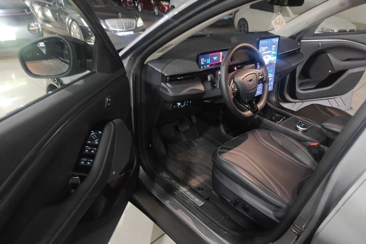 Used Ford Mustang Mach-E 2021 AION Y Plus Rear-Drive Luxury Edition (Long Range) Driver Seat