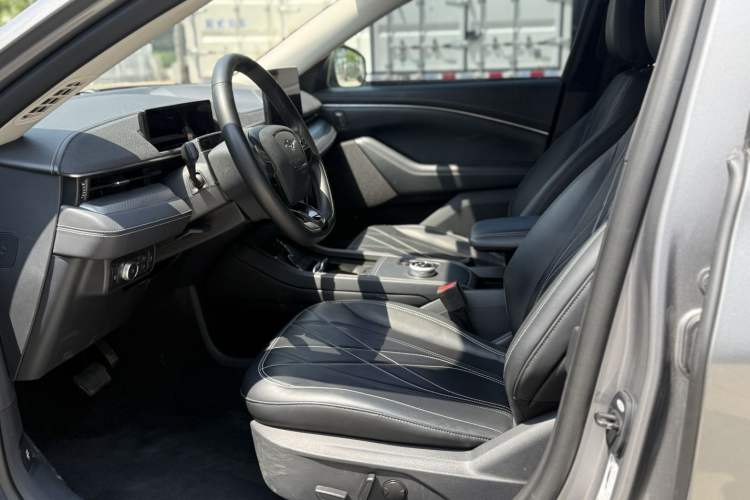 Used Ford Mustang Mach-E 2021 Leap Edition Rear-Drive Version (Standard Range) Interior 1