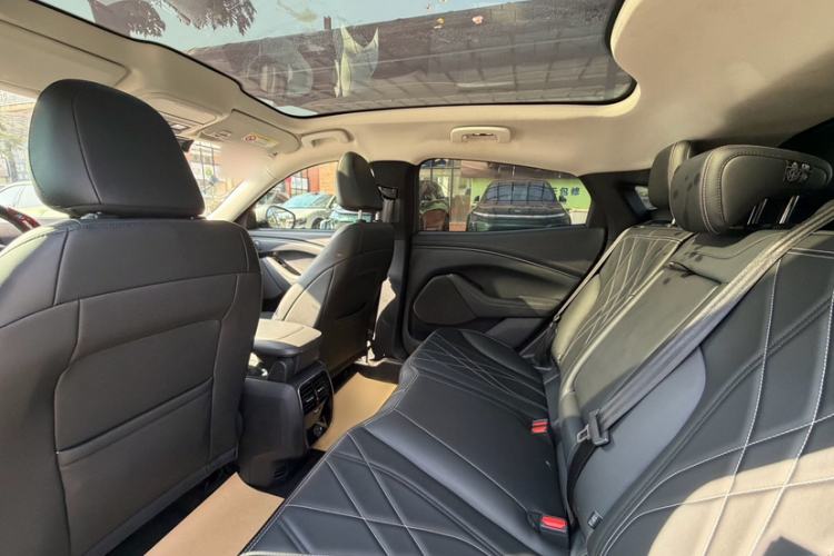 Used Ford Mustang Mach-E 2021 Leap Edition Rear-Drive Version (Standard Range) Interior 5
