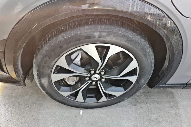 Used Ford Mustang Mach-E 2021 AION Y Plus Rear-Drive Luxury Edition (Long Range) Left Front Wheel Hub