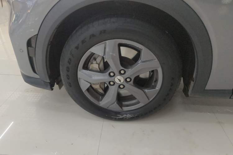 Used Ford Mustang Mach-E 2021 Leap Edition Rear-Drive Version (Standard Range) Left Front Wheel Hub