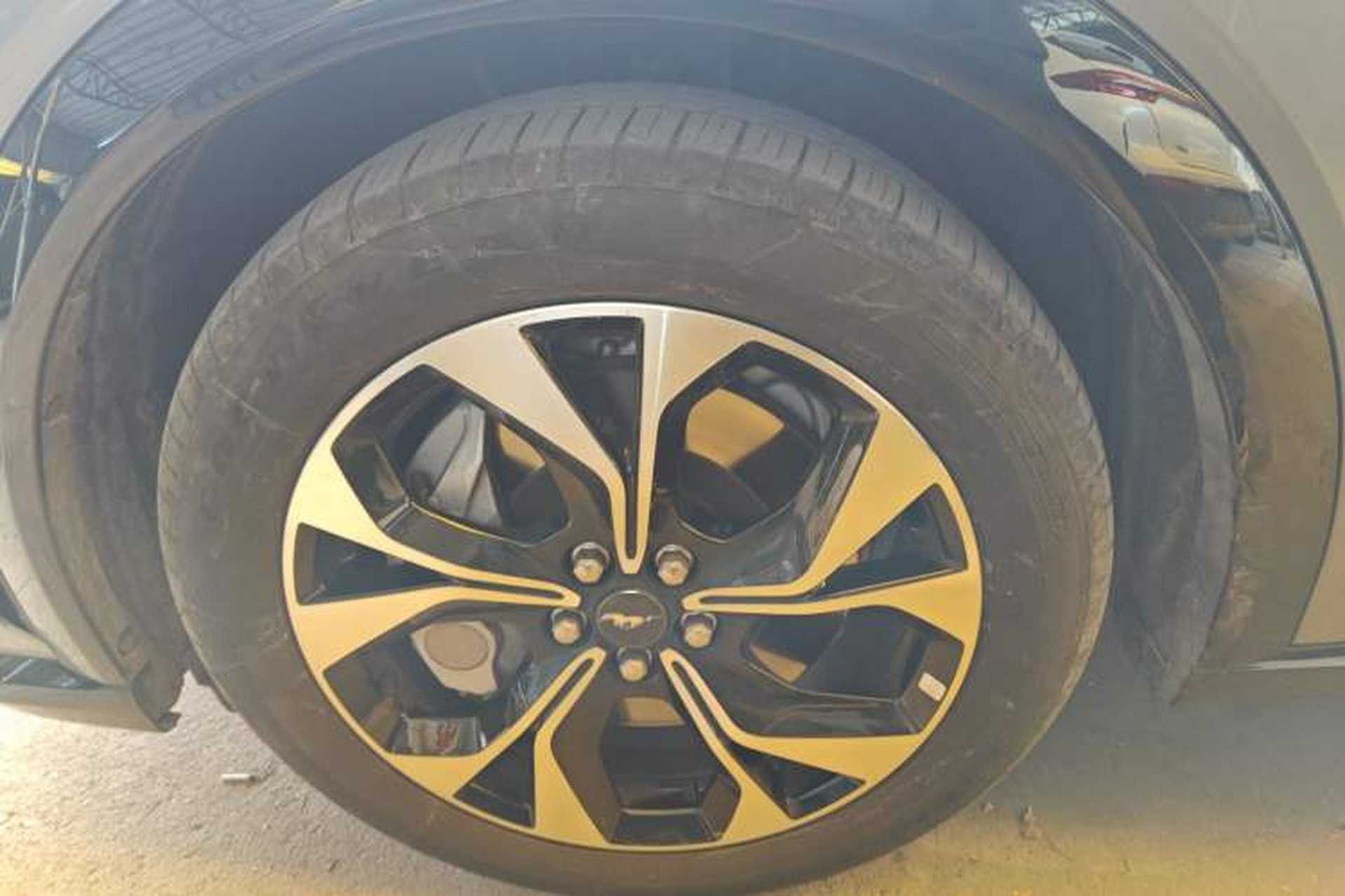 Used Ford Mustang Mach-E 2021 AION Y Plus Rear-Drive Luxury Edition (Long Range) Left Front Wheel Hub