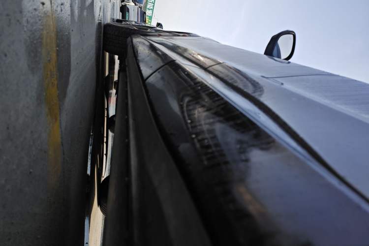 Used Ford Mustang Mach-E 2021 AION Y Plus Rear-Drive Luxury Edition (Long Range) Left Side Sill