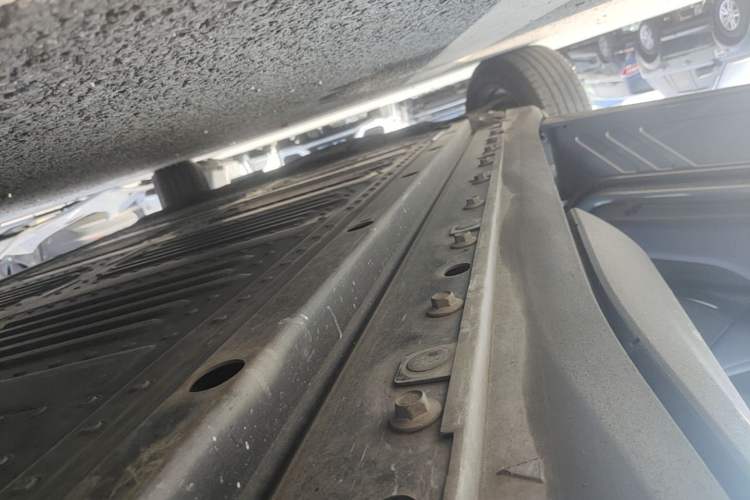Used Ford Mustang Mach-E 2021 Leap Edition Rear-Drive Version (Standard Range) Left Side Sill