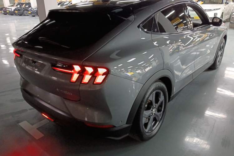Used Ford Mustang Mach-E 2021 Leap Edition Rear-Drive Version (Standard Range) Rear Right 45 Deg