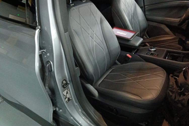 Used Ford Mustang Mach-E 2021 Leap Edition Rear-Drive Version (Standard Range) Right Front Seat
