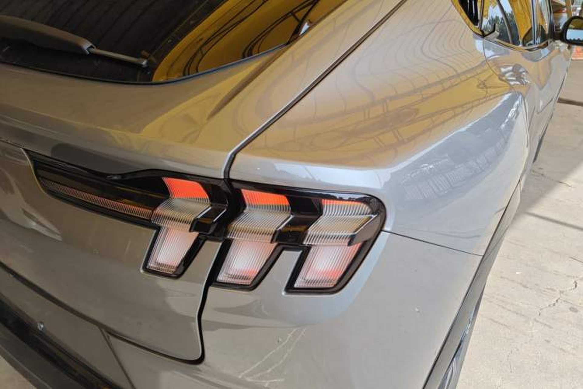 Used Ford Mustang Mach-E 2021 AION Y Plus Rear-Drive Luxury Edition (Long Range) Right Rear Taillight