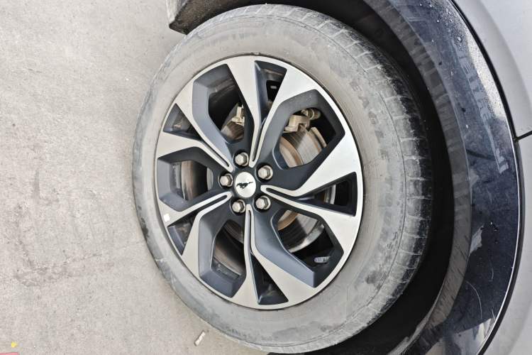 Used Ford Mustang Mach-E 2021 AION Y Plus Rear-Drive Luxury Edition (Long Range) Right Rear Wheel Hub
