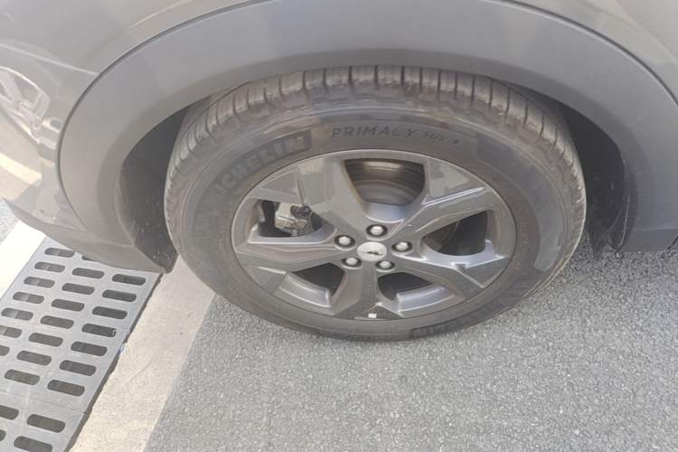 Used Ford Mustang Mach-E 2021 Leap Edition Rear-Drive Version (Standard Range) Right Rear Wheel Hub