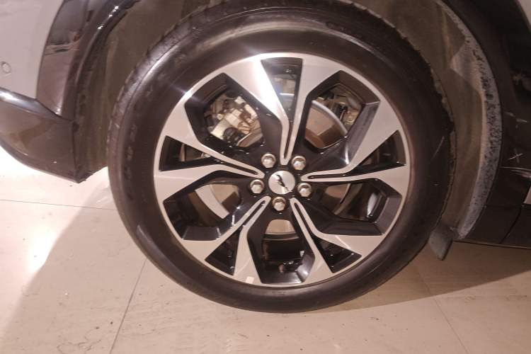 Used Ford Mustang Mach-E 2021 AION Y Plus Rear-Drive Luxury Edition (Long Range) Right Rear Wheel Hub