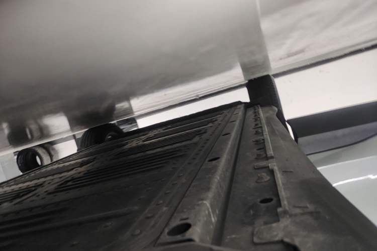 Used Ford Mustang Mach-E 2021 Leap Edition Rear-Drive Version (Standard Range) Right Side Sill