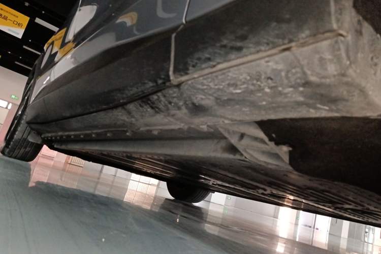 Used Ford Mustang Mach-E 2021 Leap Edition Rear-Drive Version (Standard Range) Right Side Sill