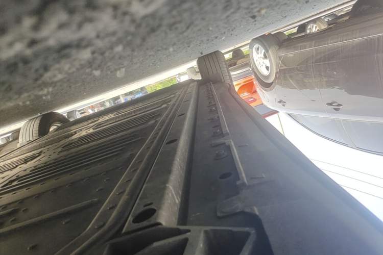 Used Ford Mustang Mach-E 2021 Leap Edition Rear-Drive Version (Standard Range) Right Side Sill