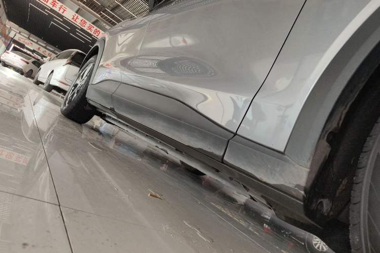 Used Ford Mustang Mach-E 2021 Leap Edition Rear-Drive Version (Standard Range) Right Side Sill