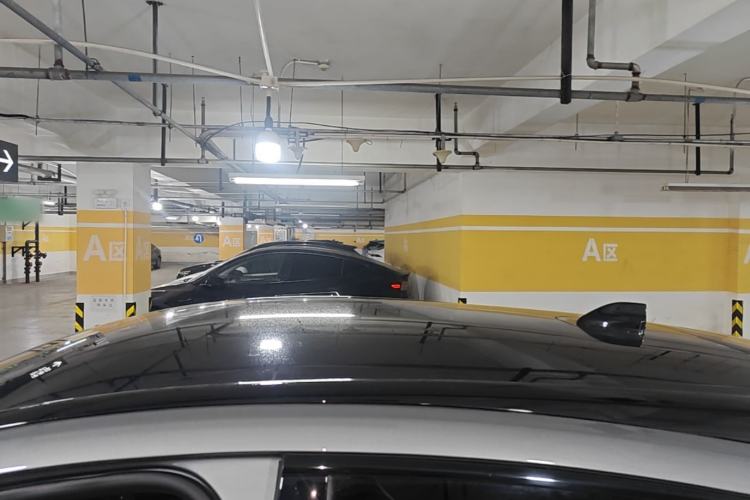 Used Ford Mustang Mach-E 2021 AION Y Plus Rear-Drive Luxury Edition (Long Range) Roof