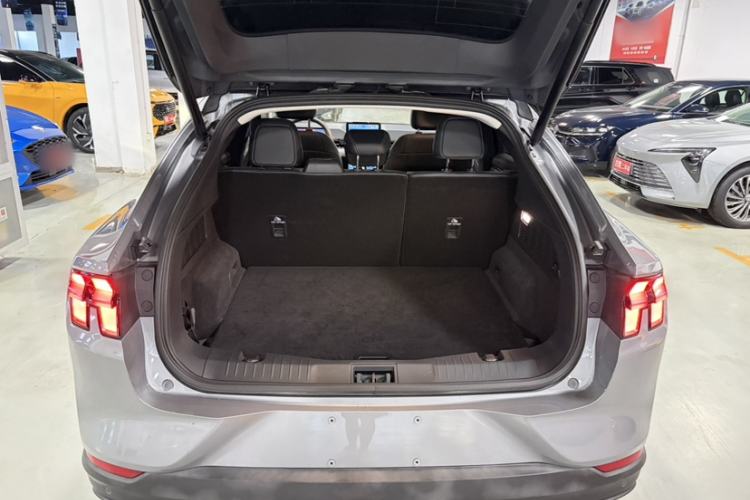 Used Ford Mustang Mach-E 2021 Leap Edition Rear-Drive Version (Standard Range) Trunk