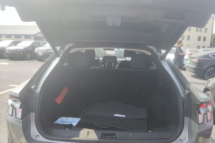 Used Ford Mustang Mach-E 2021 Leap Edition Rear-Drive Version (Standard Range) Trunk
