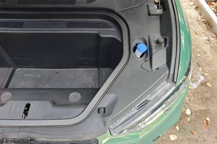 Used Ford Mustang Mach-E 2021 AION Y Plus Rear-Drive Luxury Edition (Long Range) Engine Bay Left