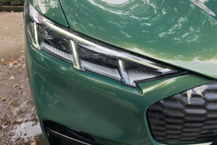 Used Ford Mustang Mach-E 2021 AION Y Plus Rear-Drive Luxury Edition (Long Range) Right Front Headlight