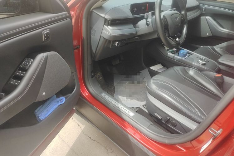Used Ford Mustang Mach-E 2021 AION Y Plus Rear-Drive Luxury Edition (Long Range) Driver Seat