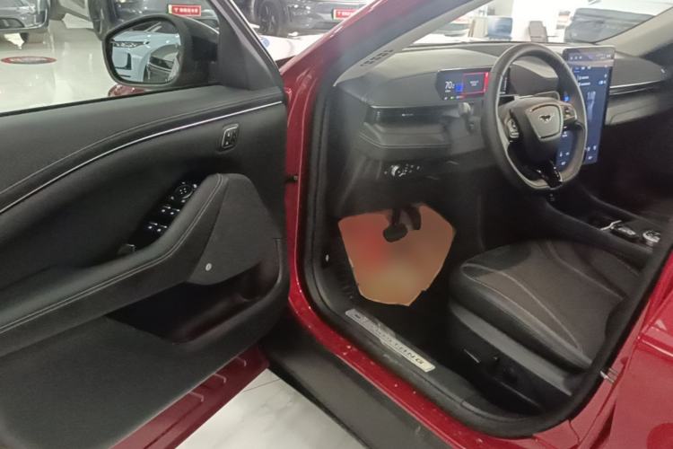 Used Ford Mustang Mach-E 2021 AION Y Plus Rear-Drive Luxury Edition (Long Range) Driver Seat