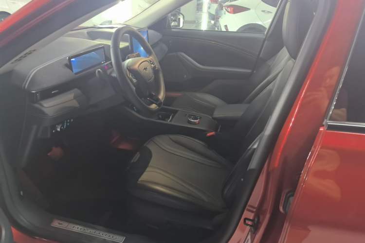Used Ford Mustang Mach-E 2021 AION Y Plus Rear-Drive Luxury Edition (Long Range) Left Front Seat