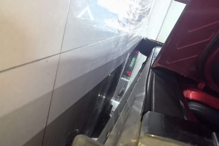 Used Ford Mustang Mach-E 2021 AION Y Plus Rear-Drive Luxury Edition (Long Range) Left Side Sill