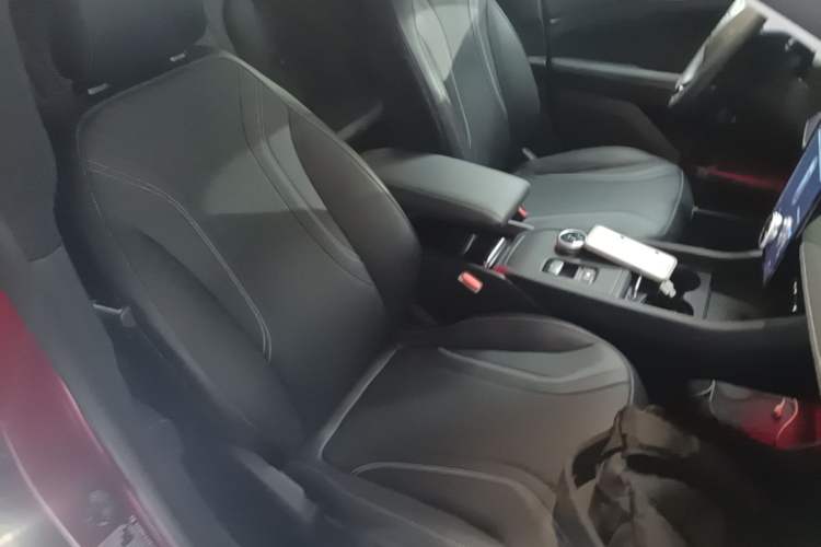 Used Ford Mustang Mach-E 2021 AION Y Plus Rear-Drive Luxury Edition (Long Range) Right Front Seat