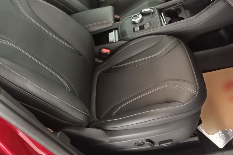 Used Ford Mustang Mach-E 2021 AION Y Plus Rear-Drive Luxury Edition (Long Range) Right Front Seat