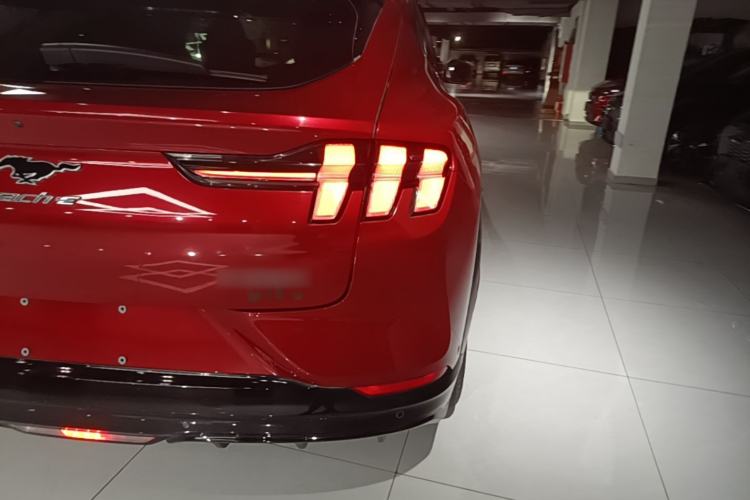 Used Ford Mustang Mach-E 2021 AION Y Plus Rear-Drive Luxury Edition (Long Range) Right Rear Taillight