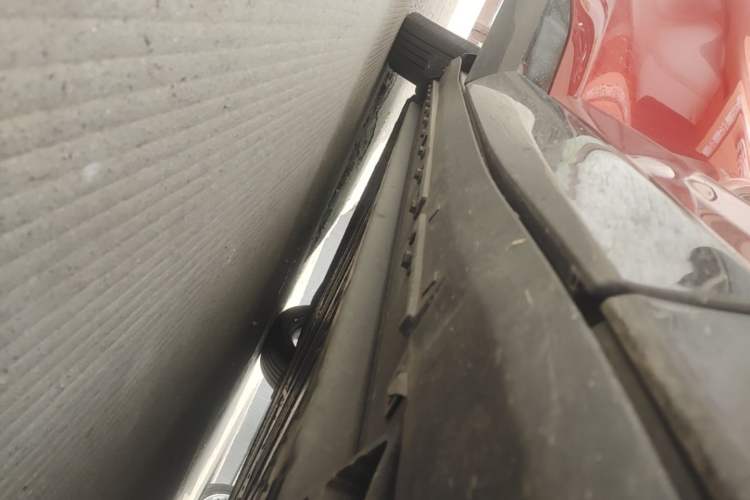 Used Ford Mustang Mach-E 2021 AION Y Plus Rear-Drive Luxury Edition (Long Range) Right Side Sill
