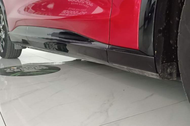 Used Ford Mustang Mach-E 2021 AION Y Plus Rear-Drive Luxury Edition (Long Range) Right Side Sill