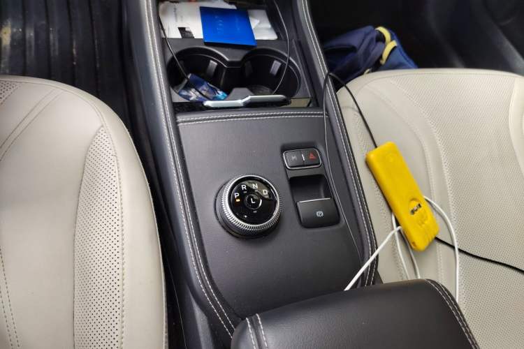 Used Ford Mustang Mach-E 2021 AION Y Plus Rear-Drive Luxury Edition (Long Range) Gear Lever