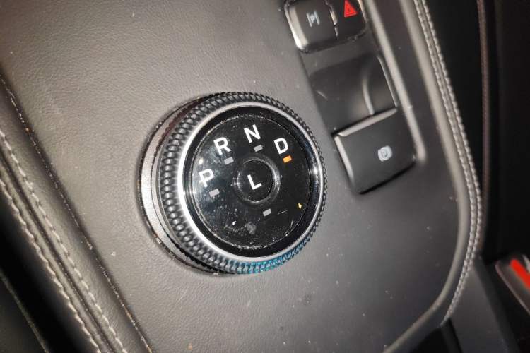 Used Ford Mustang Mach-E 2021 AION Y Plus Rear-Drive Luxury Edition (Long Range) Gear Lever