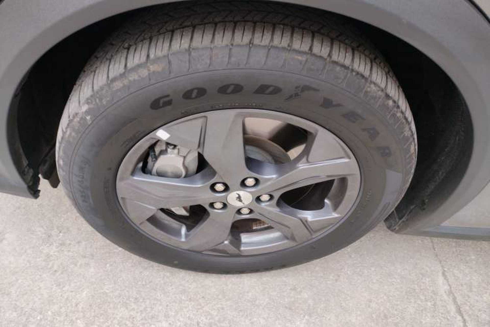Used Ford Mustang Mach-E 2021 Leap Edition Rear-Drive Version (Standard Range) Left Front Wheel Hub