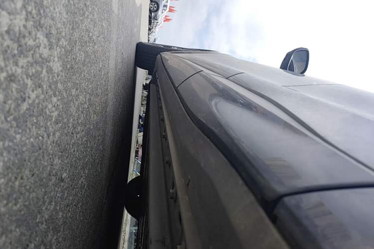 Used Ford Mustang Mach-E 2021 AION Y Plus Rear-Drive Luxury Edition (Long Range) Left Side Sill