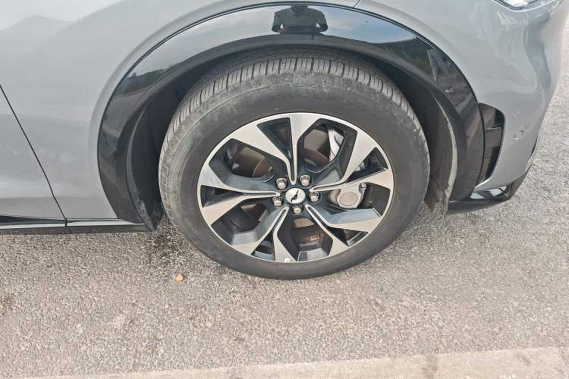 Used Ford Mustang Mach-E 2021 AION Y Plus Rear-Drive Luxury Edition (Long Range) Right Front Wheel Hub