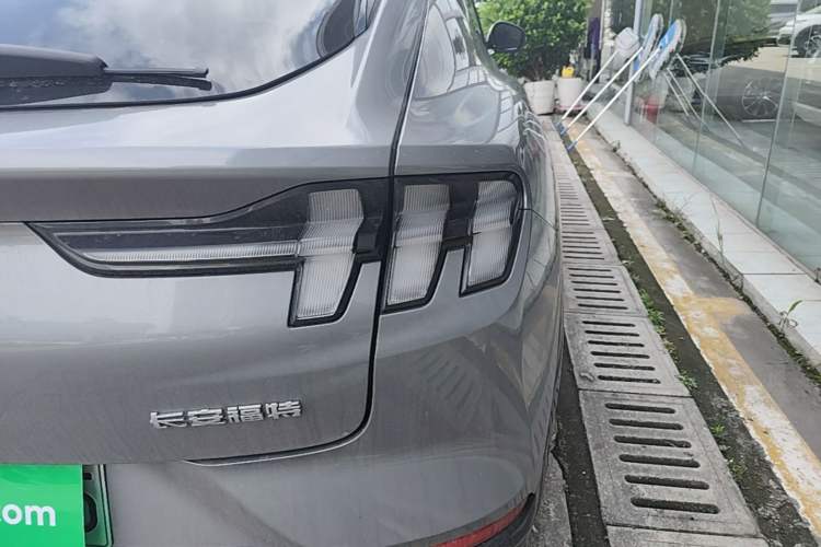 Used Ford Mustang Mach-E 2021 AION Y Plus Rear-Drive Luxury Edition (Long Range) Right Rear Taillight