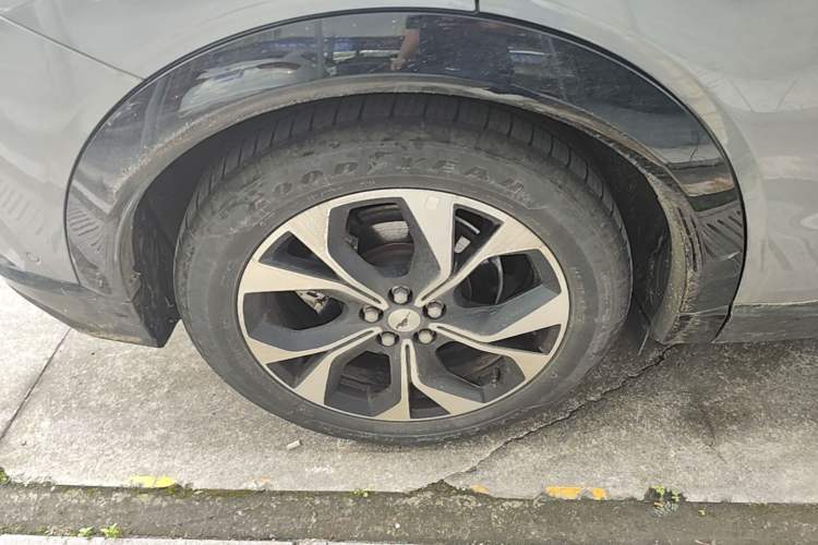 Used Ford Mustang Mach-E 2021 AION Y Plus Rear-Drive Luxury Edition (Long Range) Right Rear Wheel Hub