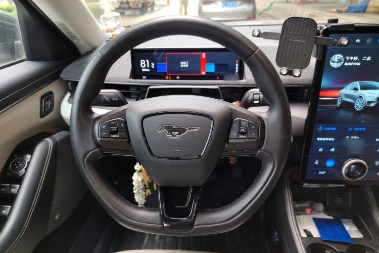 Used Ford Mustang Mach-E 2021 AION Y Plus Rear-Drive Luxury Edition (Long Range) Steering Wheel