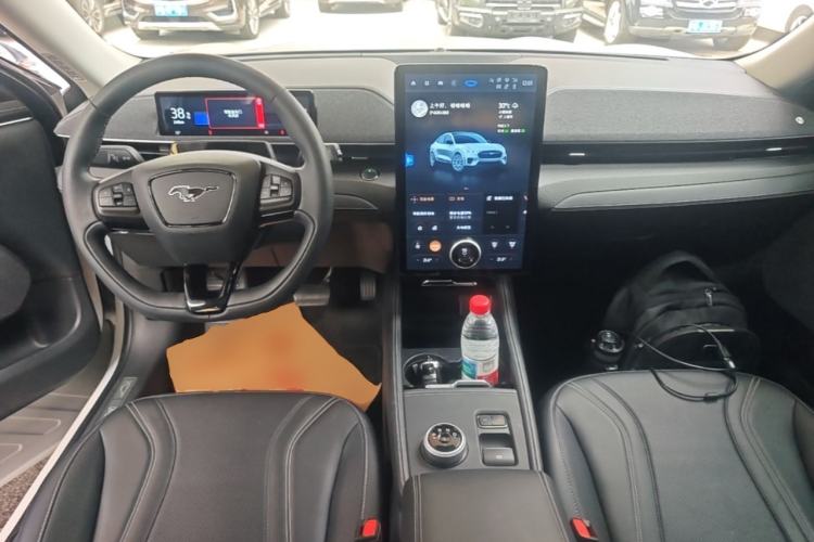 Used Ford Mustang Mach-E 2021 AION Y Plus Rear-Drive Luxury Edition (Long Range) Center Console
