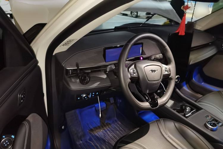 Used Ford Mustang Mach-E 2021 AION Y Plus Rear-Drive Luxury Edition (Long Range) Driver Seat
