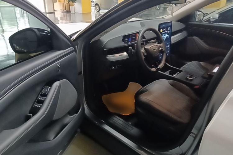 Used Ford Mustang Mach-E 2021 Leap Edition Rear-Drive Version (Standard Range) Driver Seat