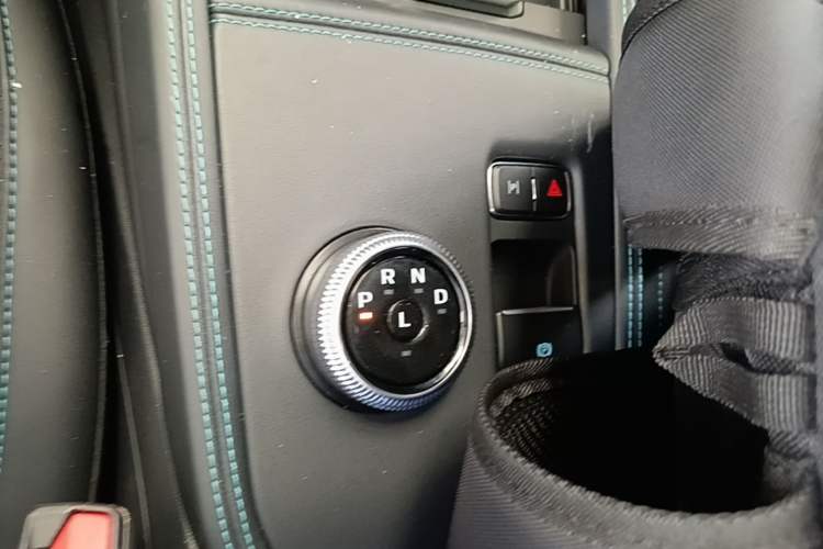 Used Ford Mustang Mach-E 2021 AION Y Plus Rear-Drive Luxury Edition (Long Range) Gear Lever